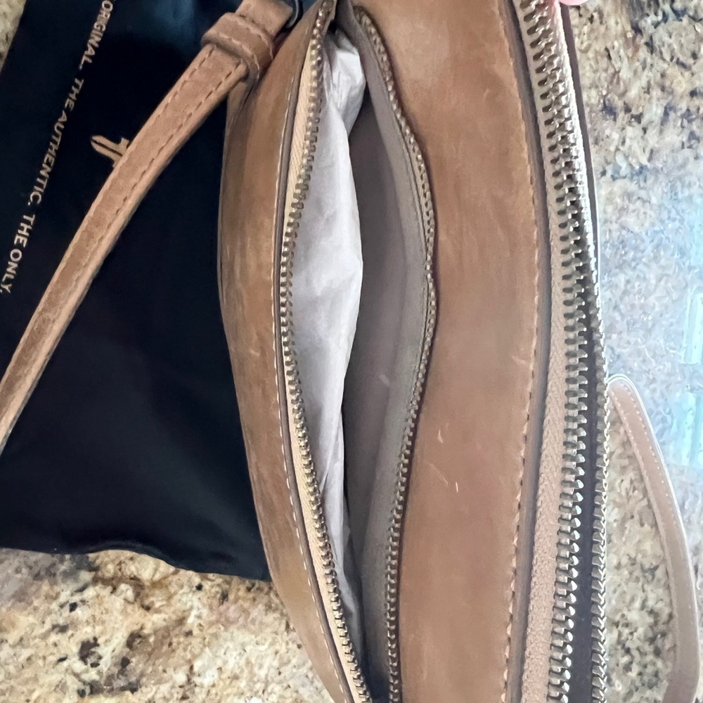 Frye womens Melissa Crossbody Wristlet - Picture 5 of 6